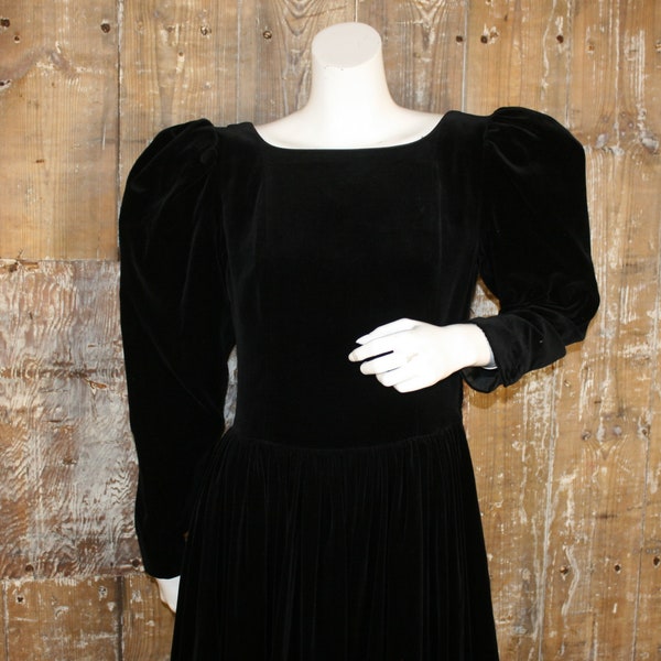 Vintage 80s Laura Ashley black velvet dress, size 10- 12 UK/ 37" bust midi length prom dress