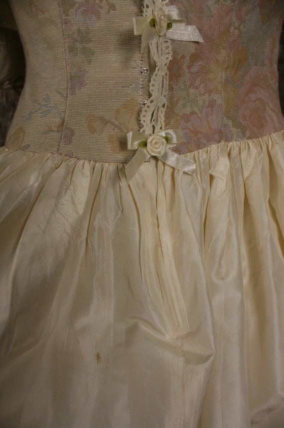 Vintage 80s Laura Ashley silk & tapestry wedding … - image 9