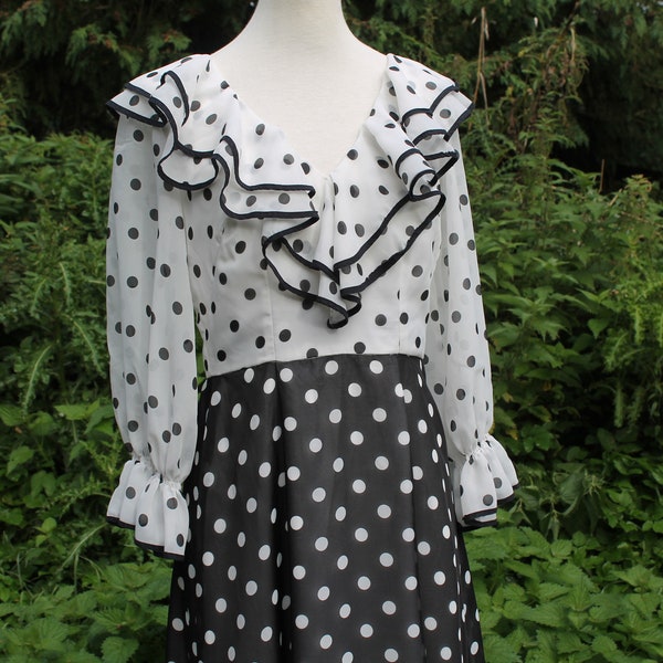 Vintage 70s ruffle neck maxi dress, black/ white monochrome, size 10,  Kathe Wettley Modell evening/ party/ prom dress