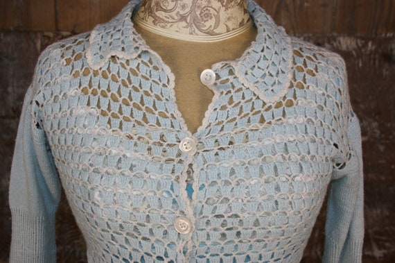 Vintage 1940s cardigan, blue/ ivory crochet cardi… - image 5