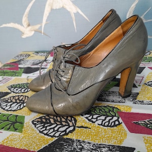 Vintage 1980s/ 90s grey leather lace up shoes, 4&quot; heel, Extravaganza Italy, size 38- UK 5