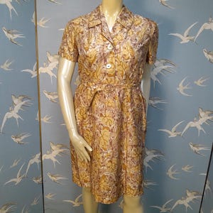Plus size vintage 1950s silk tea dress, beige foliage print shirt waist dress size 18 UK/ 45&quot; bust