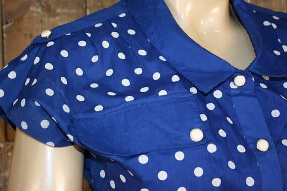 Vintage 80s does 50s blue & white polka dot dress… - image 4