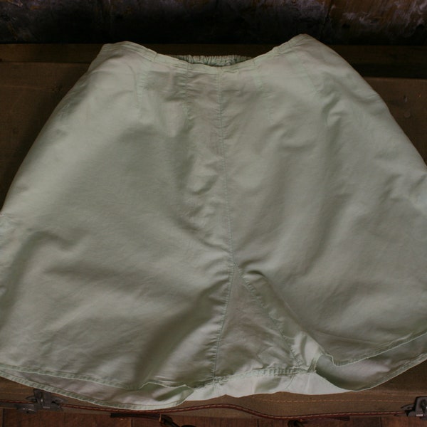 Vintage 1940s tap pants/ cami knickers, palest green/ eau de nil, size S/M