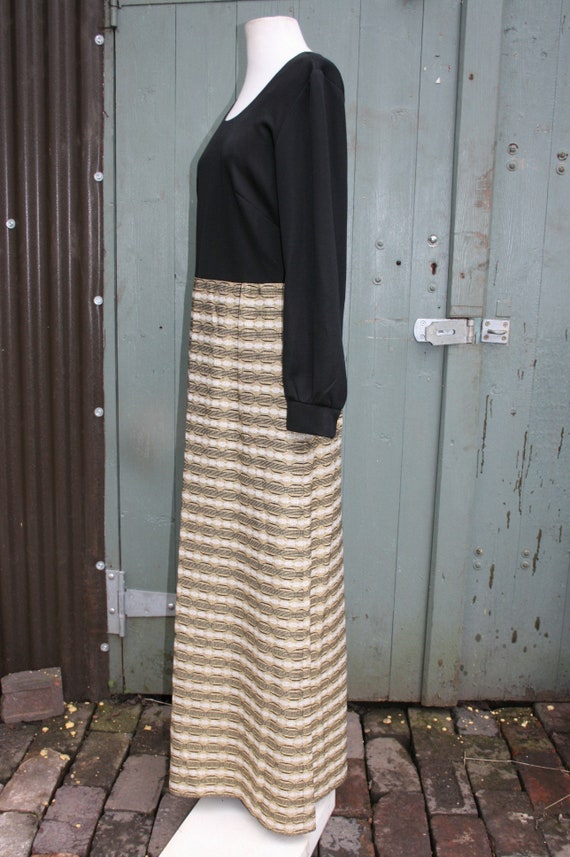 Vintage 70s maxi dress, size 14 black/ gold Easte… - image 6