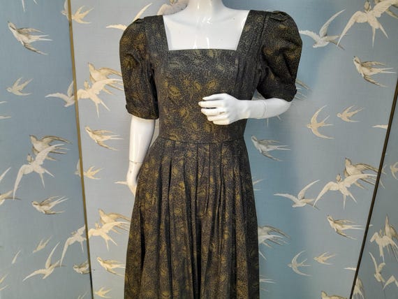 80-90s 英国製 Laura Ashley 花柄 ワンピース ヴィンテージ S Vintage 80s Laura Ashley Black & Gold Floral/ Thistle Print