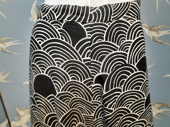 Vintage 1970s Kati art deco inspired midi/ midaxi skirt, size 6 UK/ 24" waist View 3