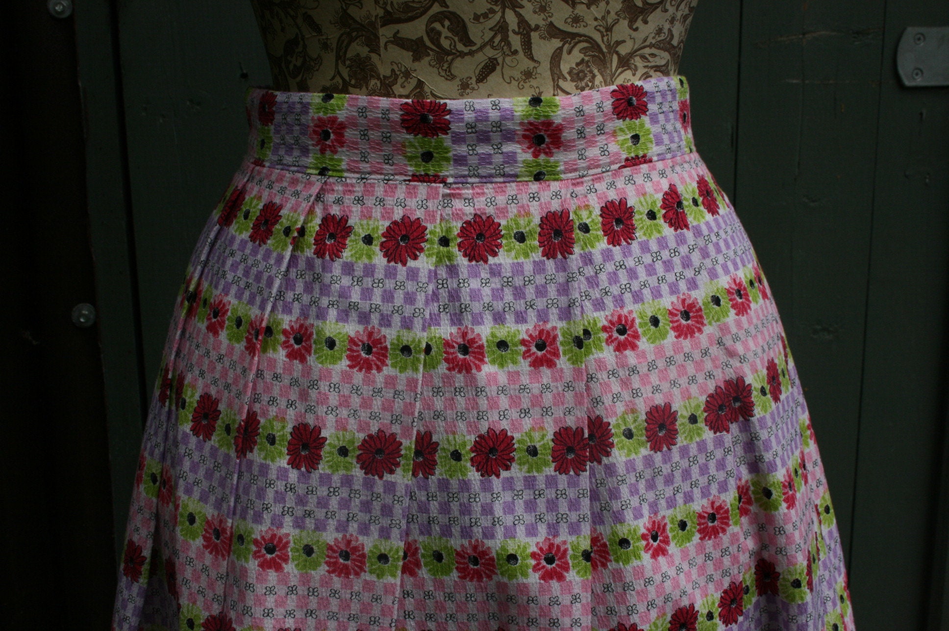Image of Vintage S Daisy Print Bark Cloth Skirt, Size  Pink/ Lilac Rockabilly/ Swing Skirt