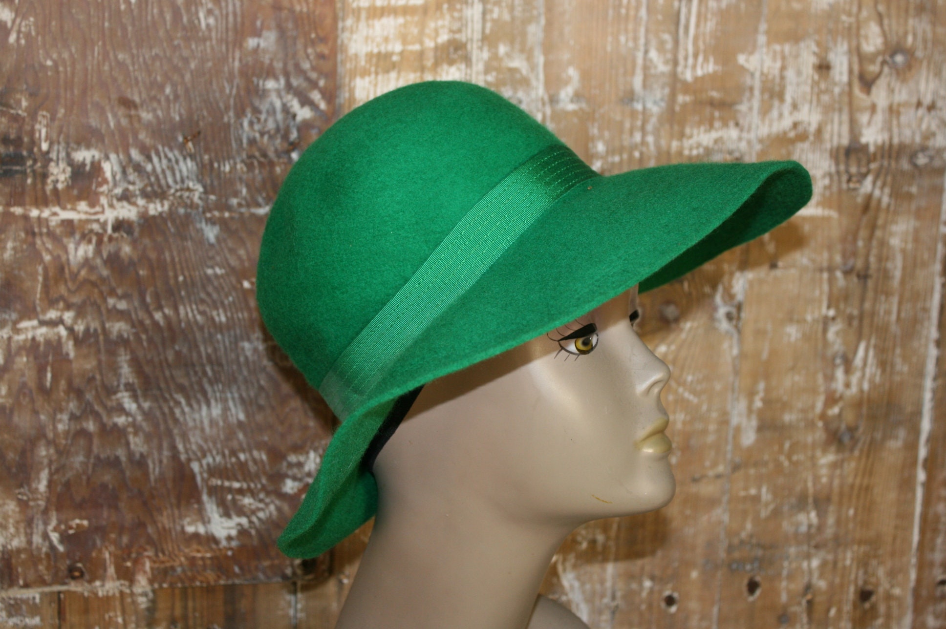 Vintage 60s/ 70s Green Floppy Hat 