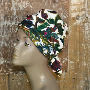 Chapéu turbante vintage dos anos 60/70, branco/multi paisley