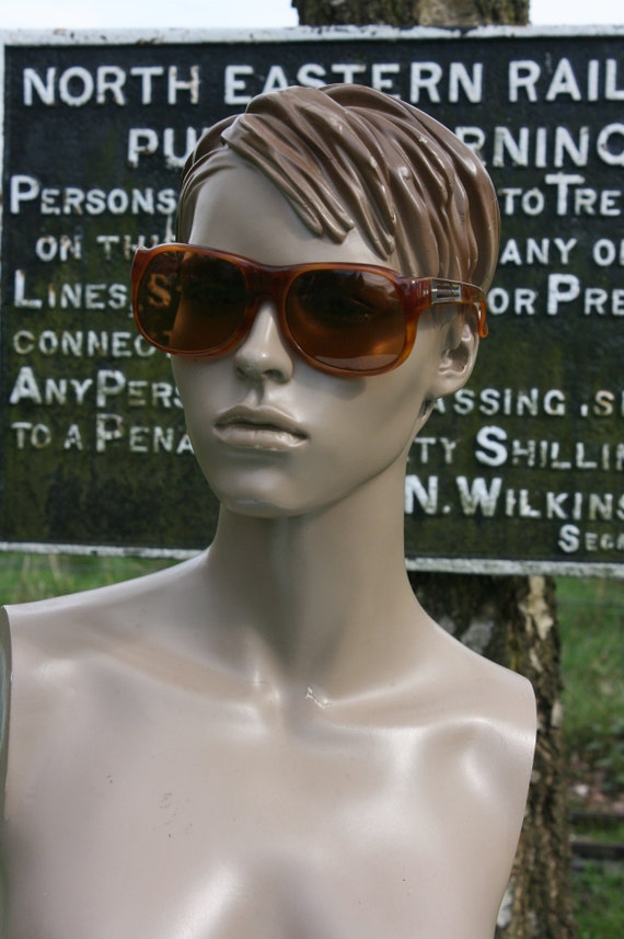 Vintage 70s/ 80s V. Moro Italy designer sunglasse… - image 4