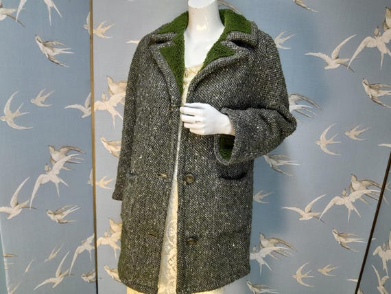 Vintage 1960s/ 70s green synthetic tweed coat, faux sheepskin lining, Valstar coat, size M/ L.  See ITEM DETAILS for all measurements
