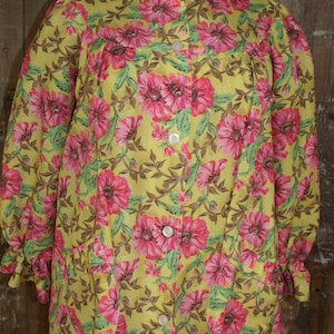 Vintage 50s housecoat, acetate/ rayon pink/ yellow floral robe, size M/L, 44 bust image 4