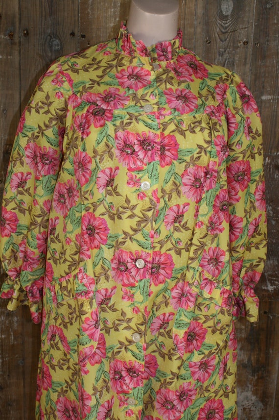 Vintage 50s housecoat, acetate/ rayon pink/ yello… - image 4