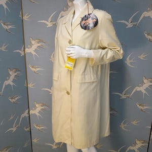 Unworn vintage 1960s cream mac, size 12 UK NOS Ronald Skermer rain coat, 41&quot; bust