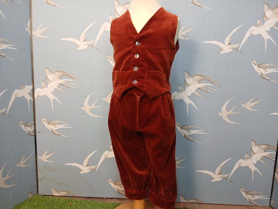 Laura Ashley 1980’s vintage 100% Cotton Velvet Red Bonnet 1980 main image 3