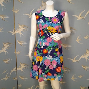 Vintage 60s/ 70s flower power mini dress/ psychedelic floral shift, size 10- 12 UK/ 37&quot; bust