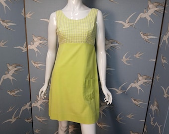 Vintage 1960s mod mini Kleid, lime grün / weiß Lois Ann Jrs Baumwolle A- Linie Etui, Größe 8 UK/ 35" Büste. Siehe ARTIKELDETAILS für Messungen