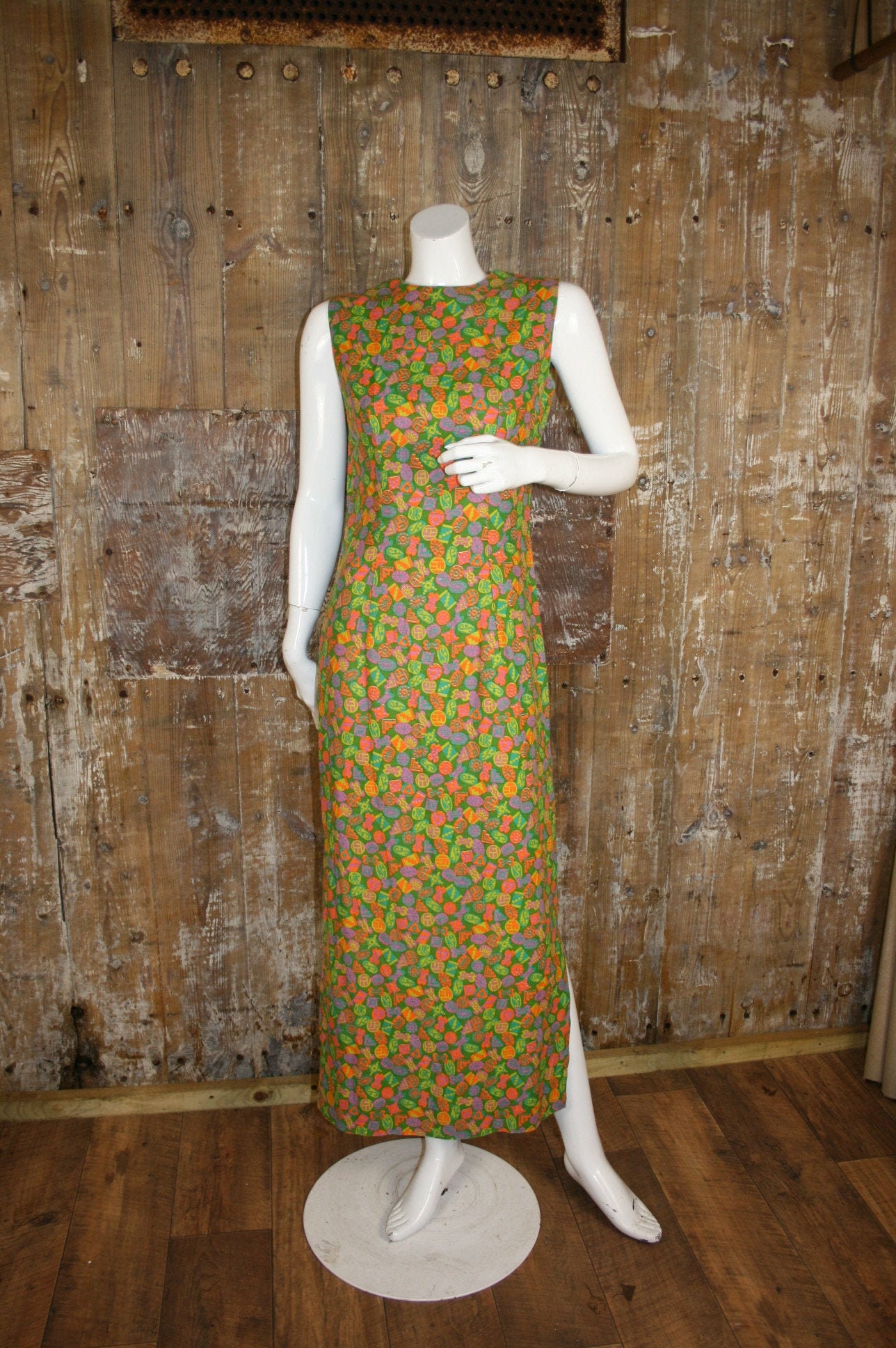 Vintage 60s maxi dress, size 10/ 36" bust green/ orange sleeveless cotton dolly mixture print dress