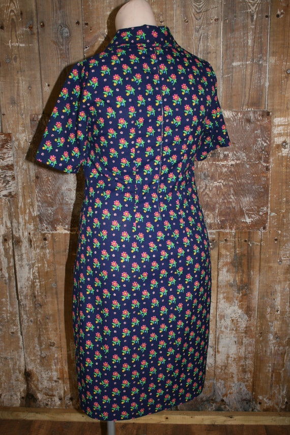 60s floral mod dress, size 14/ 40" bust navy/ pin… - image 7