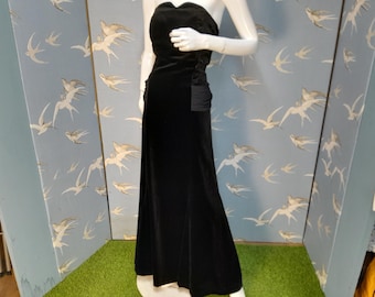 Vintage 1980s Laura Ashley Black Velvet Dress, Size 10 Uk/ 36" Bust Low Back Cowl Neck Dress, See ITEM DETAILS for All Measurements - Etsy Vintage 1980s Laura Ashley Black Velvet Dress, Size 10 Uk/ 36" Bust Low Back Cowl Neck Dress, See ITEM DETAILS for All Measurements - Etsy