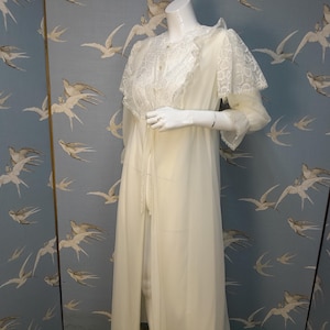 Vintage 1970s white nylon house coat/ robe, ankle length Slenderella size 10/ 12 Edwardian style negligee