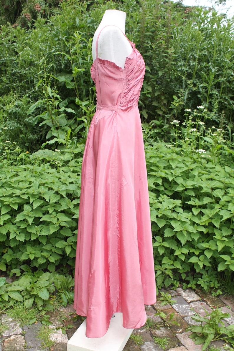 Vintage 30s 50s rose pink taffeta ballgown evening dress low feature back 36 bust full skirt size 10 12