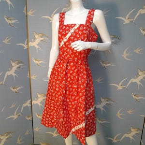 Vintage 1970s sundress, red/ white ditsy floral print cotton summer dress size 10 UK/ 36&quot; bust