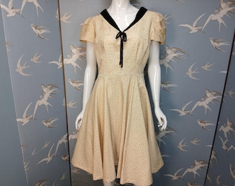 Plus size vintage 1950s dress, size 14 UK/ 40" bust. See ITEM DETAILS for all measurements