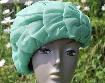 Vintage 1950s green hat