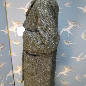 Vintage 1960s/ 70s green synthetic tweed coat, faux sheepskin lining, Valstar coat, size M/ L. See ITEM DETAILS for all measurements image 7