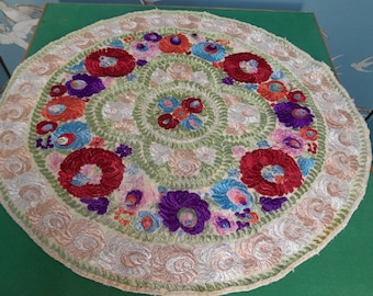 Antique Edwardian embroidered oval tablecloth, early 20th century side table cover
