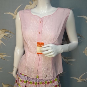 Unworn vintage 1950s/ 60s pink poly cotton blouse, sleeveless camisole, size 10 UK, 37" bust