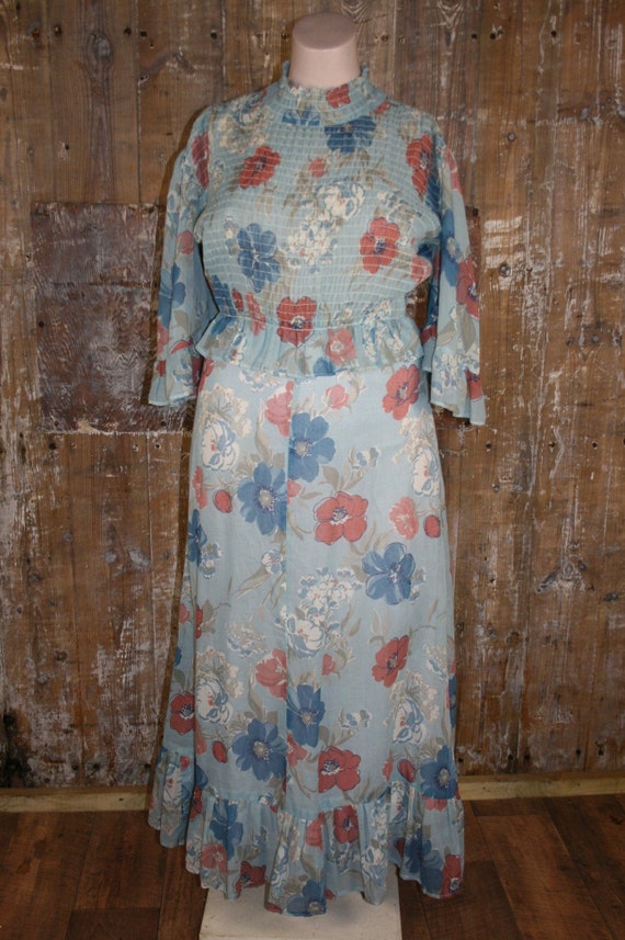 Size 16 70s maxi dress, blue floral muslin prairie