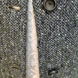 Vintage 1960s/ 70s green synthetic tweed coat, faux sheepskin lining, Valstar coat, size M/ L. See ITEM DETAILS for all measurements image 3