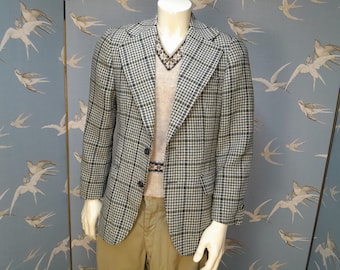 Vintage 1970s Burton wool check tweed jacket, wide lapel blazer, size 38- 40" chest Short fitting. See ITEM DETAILS for all measurements