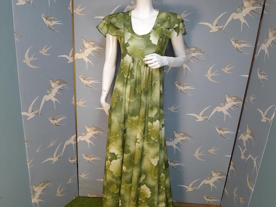 Vintage 70s green flutter sleeve maxi dress, size 10 UK/ 35" bust jersey autumn print maxi
