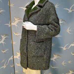 Vintage 1960s/ 70s green synthetic tweed coat, faux sheepskin lining, Valstar coat, size M/ L. See ITEM DETAILS for all measurements image 6