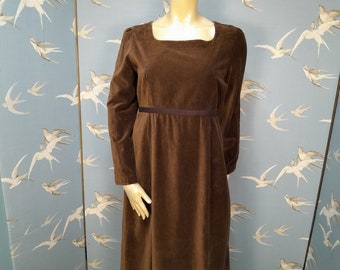 XL vintage Laura Ashley 1990s brown velvet dress, vintage size 18 UK, 44" bust