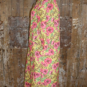 Vintage 50s housecoat, acetate/ rayon pink/ yellow floral robe, size M/L, 44 bust image 7