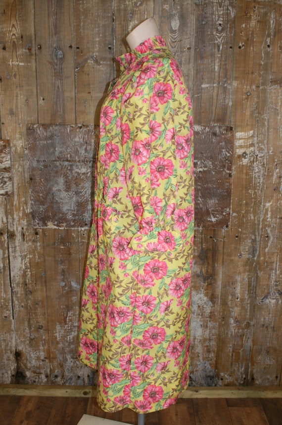Vintage 50s housecoat, acetate/ rayon pink/ yello… - image 7