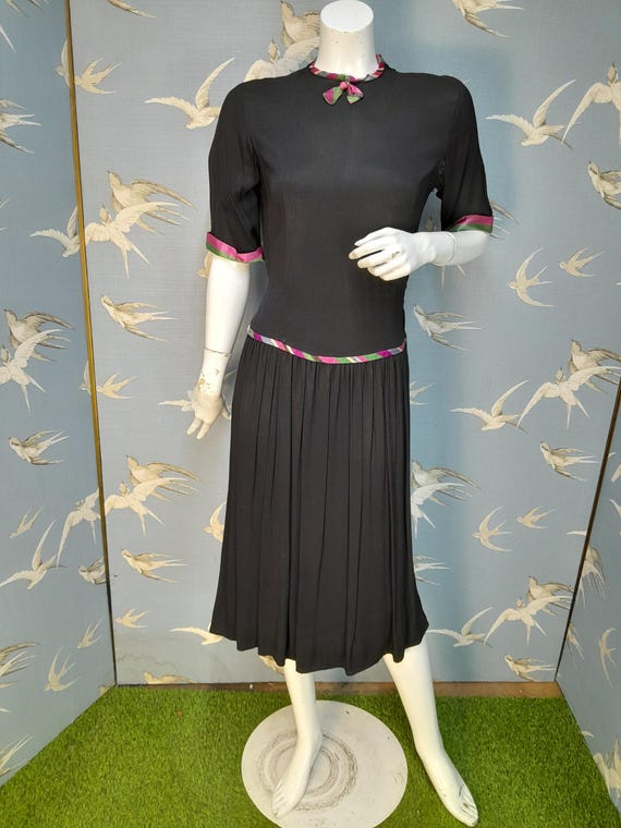 Vintage 1940s Dress, Petite Black Crepe Drop Waist Day Dress, Size 8 See  ITEM DETAILS for All Measurements - Etsy Israel