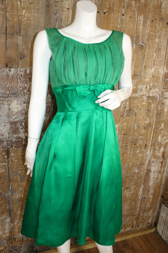 Vintage 1950s prom dress, emerald green satin & chiff… Gem