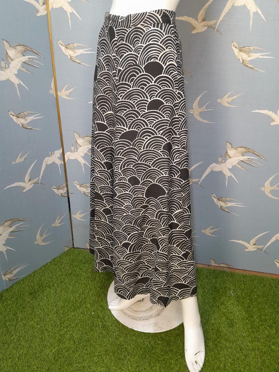 Vintage 1970s Kati art deco inspired midi/ midaxi skirt, size 6 UK/ 24" waist View 4