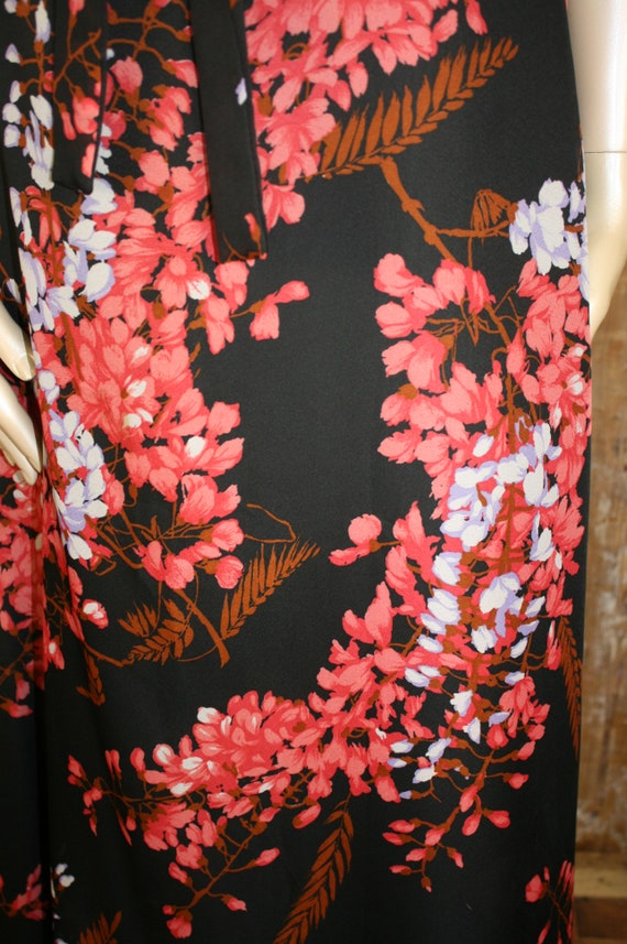 Plus size vintage 70s maxi dress, black/ red wist… - image 7