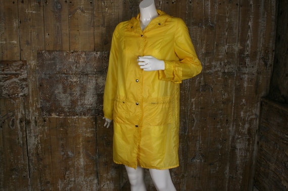 Unlabelled Bus Stop Lee Bender Canary Yellow Folding Raincoat Pac