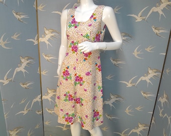 Vintage 1970s floral jersey dress, size 8- 10 UK/ 35" bust