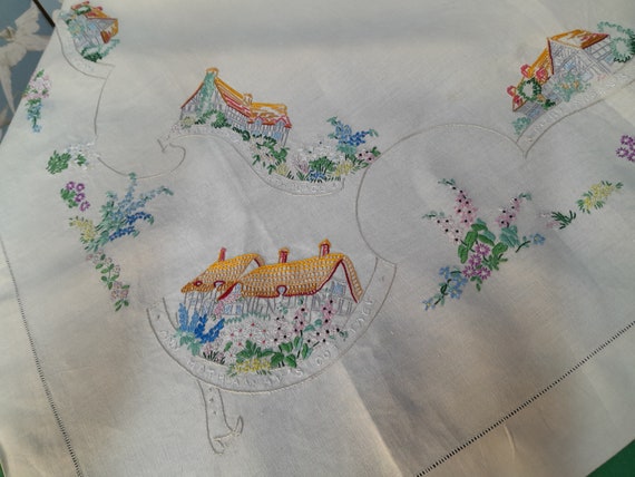 Vintage hand embroidered tablecloth, Shakespeare, Ann Hathaways cottage design, vintage tearoom/ literature lover unique gift