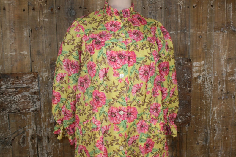 Vintage 50s housecoat, acetate/ rayon pink/ yellow floral robe, size M/L, 44 bust image 1