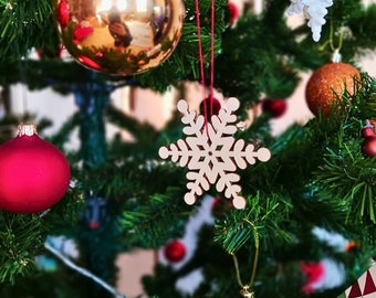 Laser Cut Wood Christmas Ornaments, Unfinished Wooden Snowflake Ornaments Set for Christmas Tree & Holiday Home Decor, DIY Kids Craft